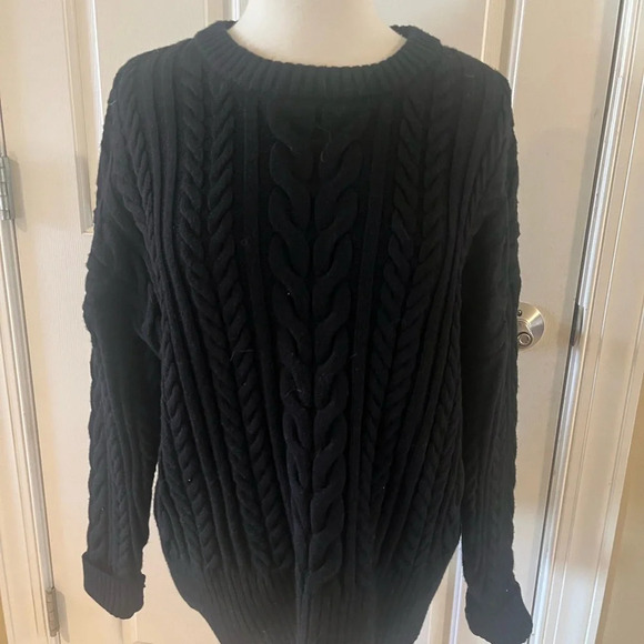 Black Cable knit sweater by Philosophy-NWT -Size Large, Warm and Cozy - Picture 8 of 8
